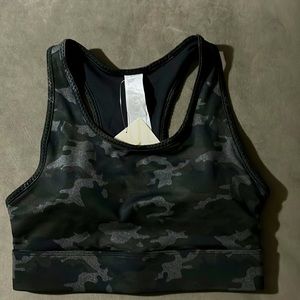 Fabletics on the go medium impact sports bra small black camouflage racer NWT